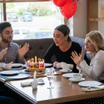 Quel jour de la semaine est souvent choisi pour les anniversaires et célébrations personnelles ?